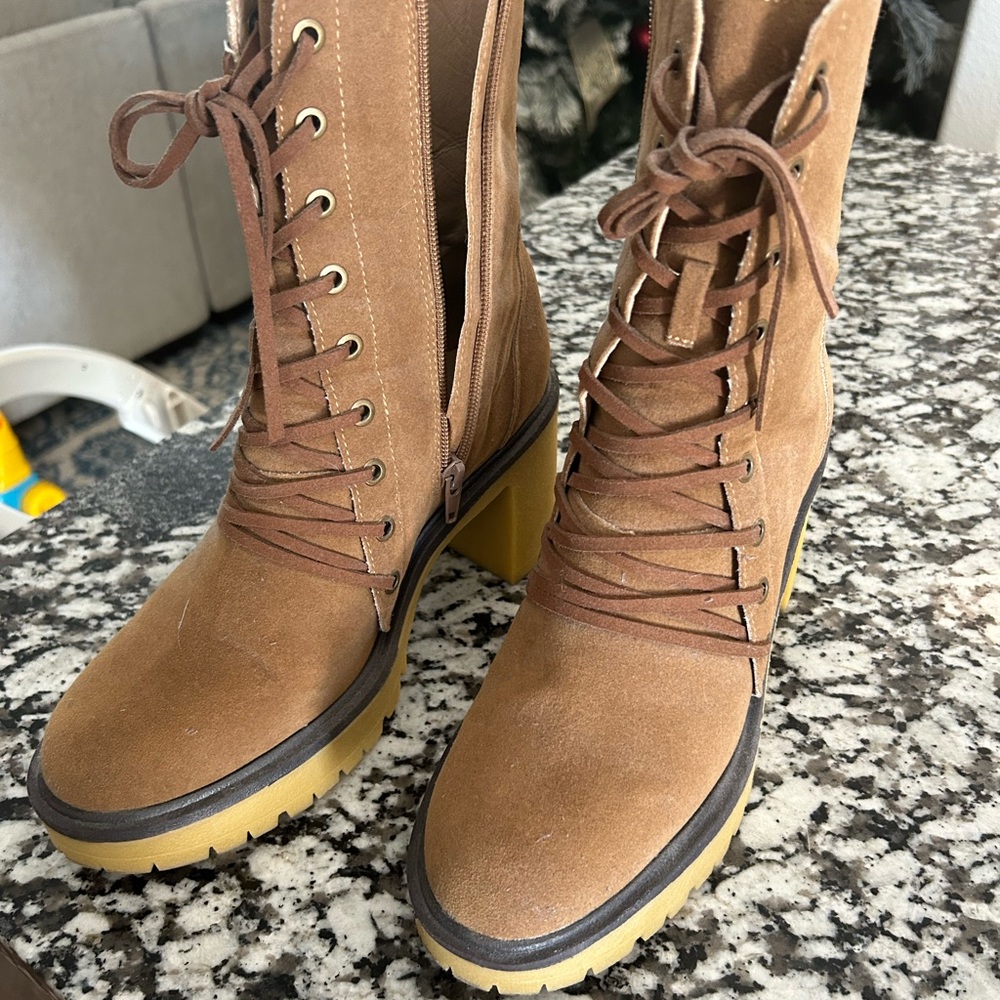 Tan Lace-Up Women's Boots